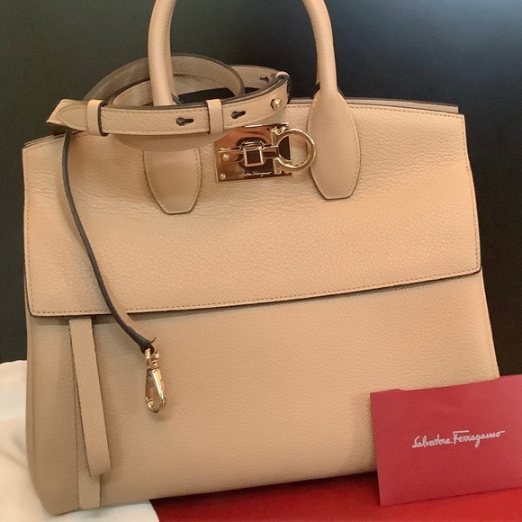 Salvatore Ferragamo Médium Studio Top Handle Bag - Picture 1 of 16